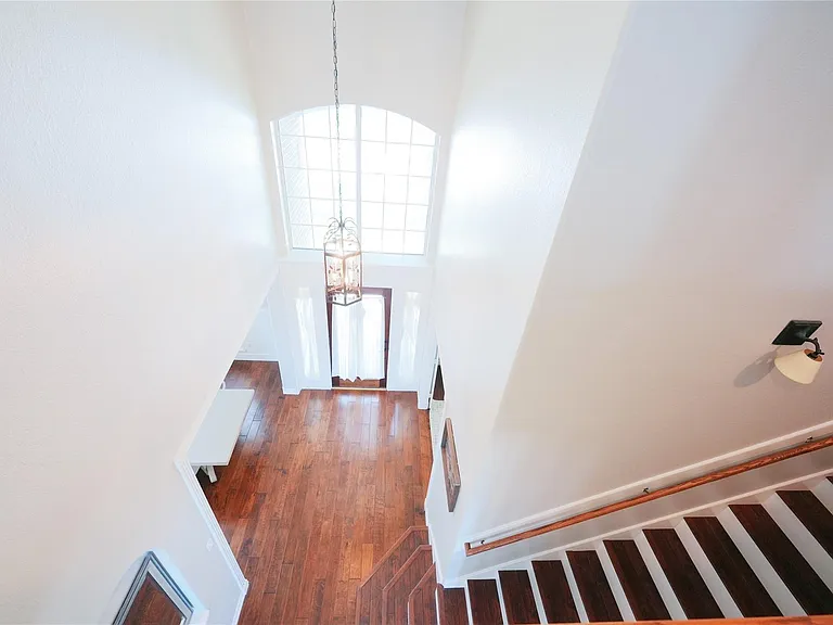 2422 Lansing Cir — Photo 7