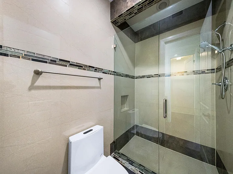 9065 Watercrest Cir E — Photo 35