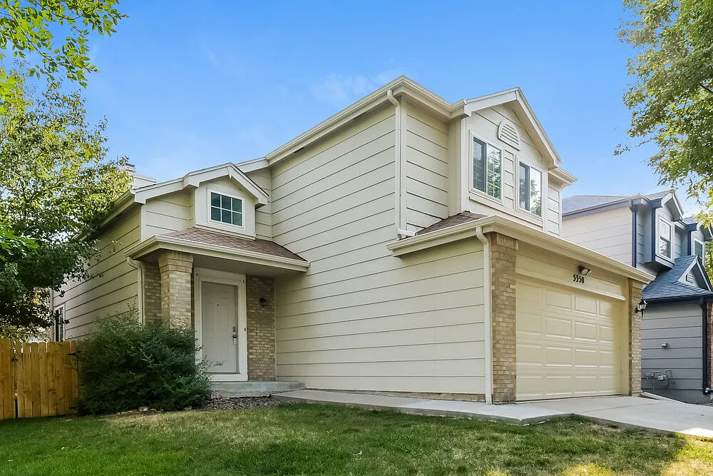 3 bed, 3.0 bath, 2165 sqft, $3,095 — Photo 2