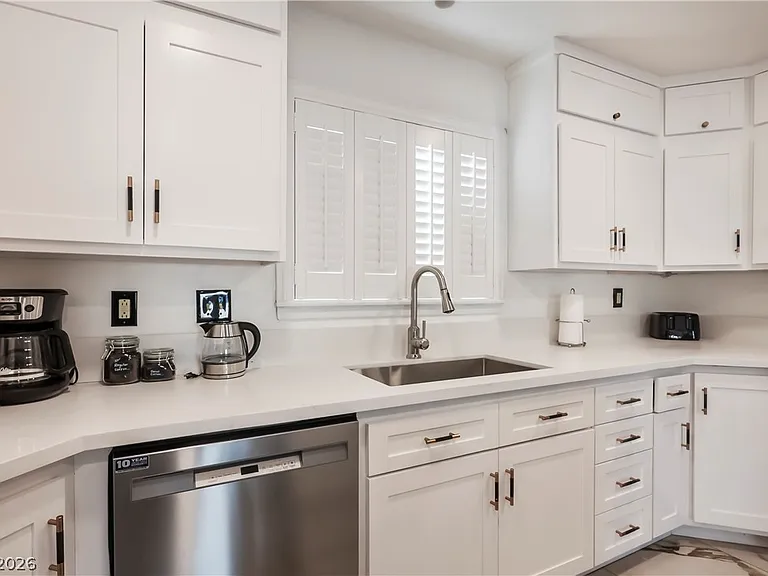 7435 Rogers St — Photo 17