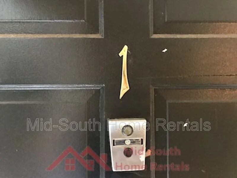 2 bed, 1.5 bath, $895 — Photo 2