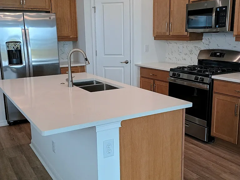 15900 Mulrion Blvd — Photo 4