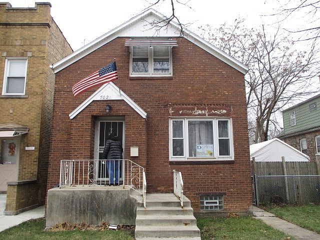 1st image of 7021 S Oakley Ave