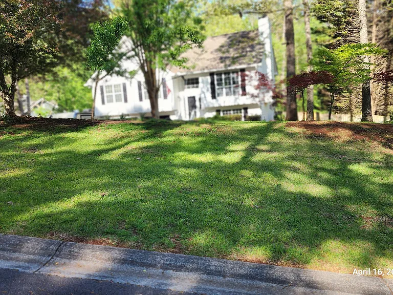 20 Miners Point SE — Photo 3