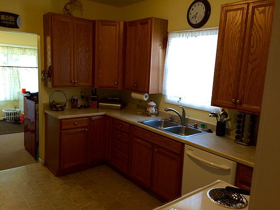 3rd image of 25 E Bloomingdale St