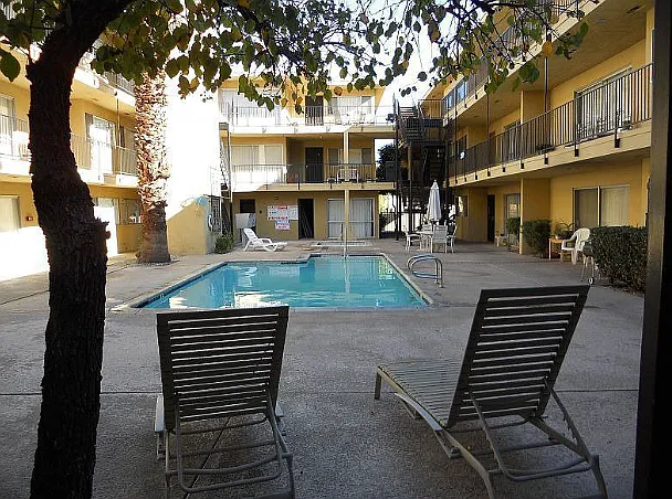 1 bed, 700 sqft, $1,580 — Photo 2