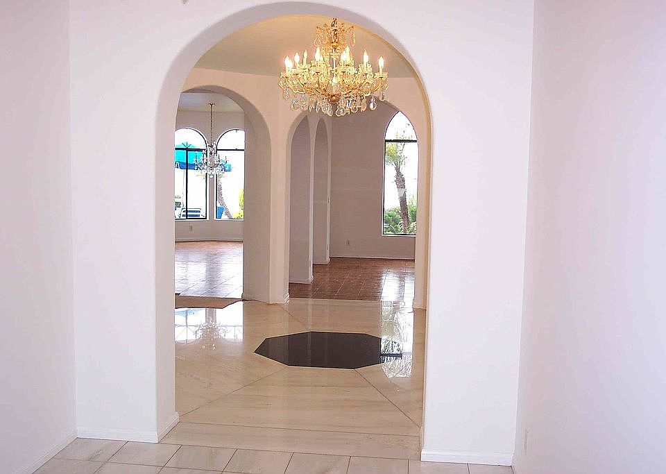 Foyer / Marble Floor
