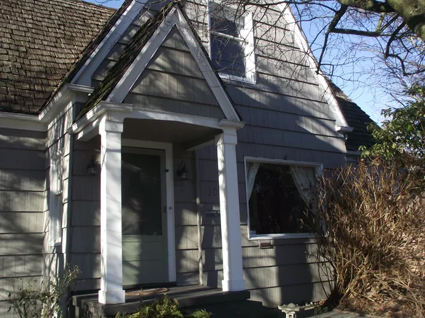 303 N Baker St, Mount Vernon, WA 98273