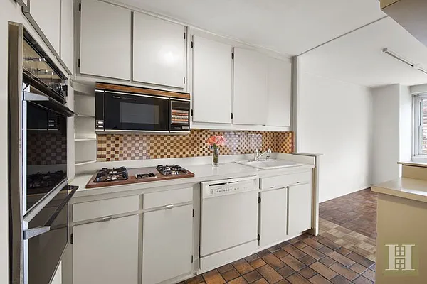 Sold by Halstead Real Estate | media 15