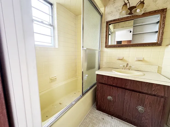 251 Amherst Street image 14 of 22