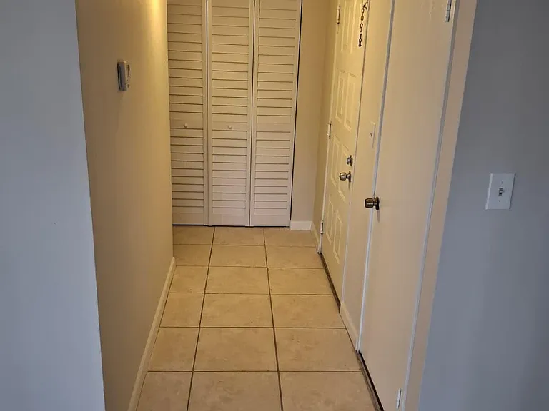 3222 Coral Lake Ln — Photo 6