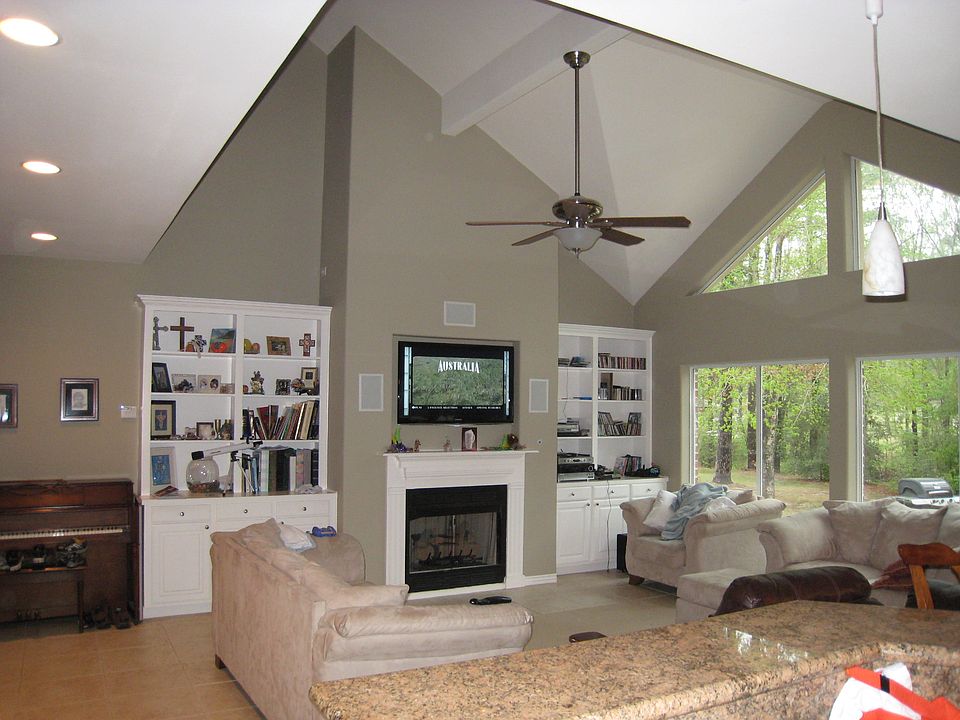 1st image of 435 Augusta Dr