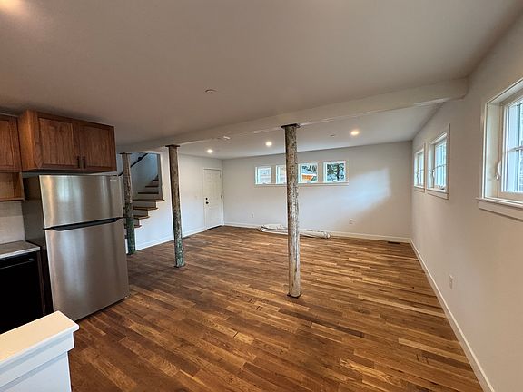 2nd image of 69 Bowen St #2