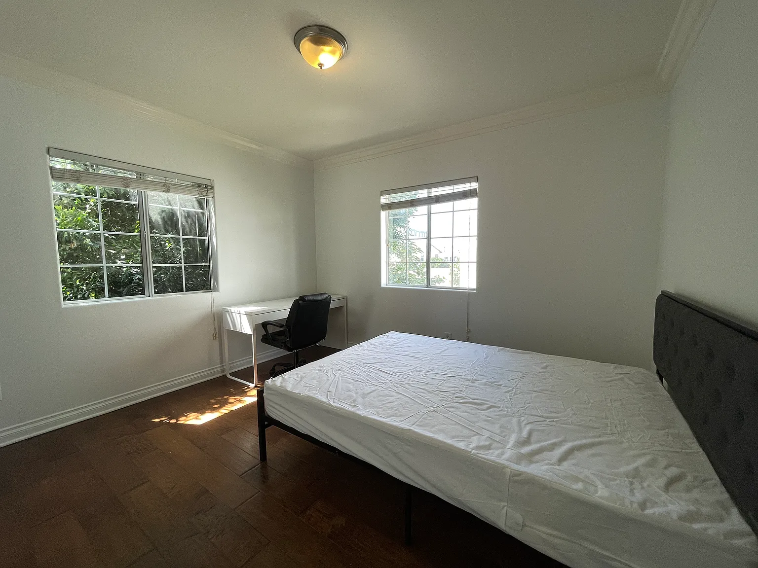2 bed, 870 sqft, $3,100 — Photo 3