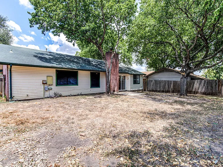 10105 Woodland Village Dr — Photo 21