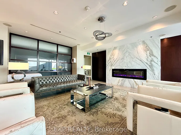 38 Lee Centre Dr #2101 — Photo 5