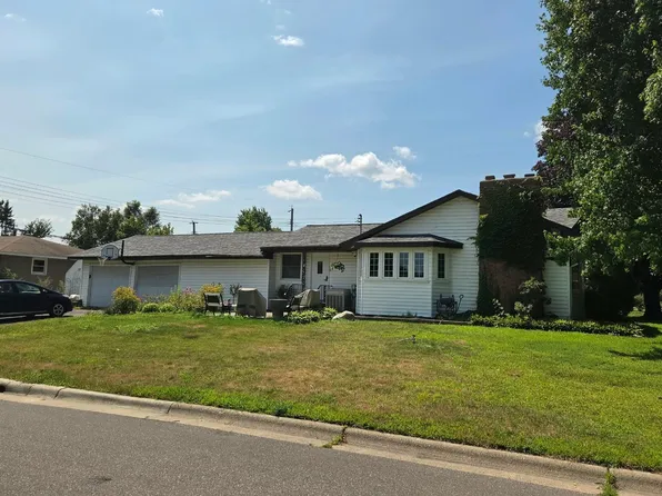 4401 Woodbine Ln, Brooklyn Center, MN 55429