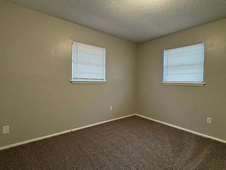 3310 SW Salinas Dr — Photo 8