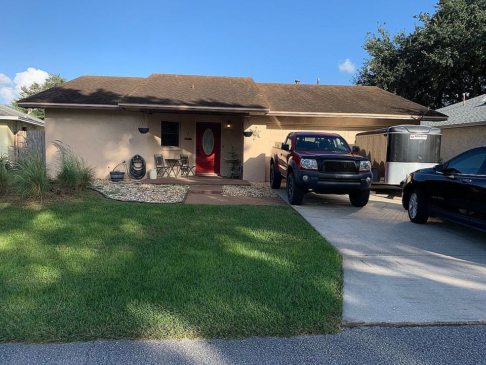 1st image of 904 Sunshine Way SW