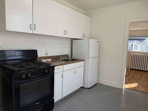 5th image of 7 Chester St APT 7