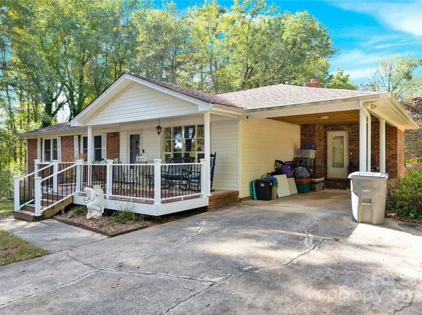 841 Knowles Dr, Dallas, NC 28034