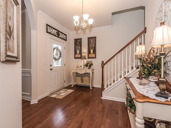 2nd image of 2122 Newport Dr