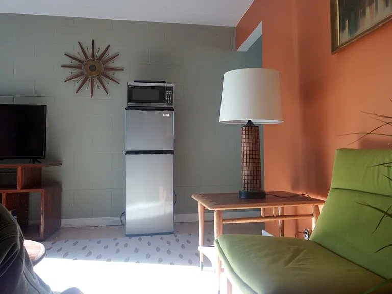 1414 E Howell St #9 — Photo 3