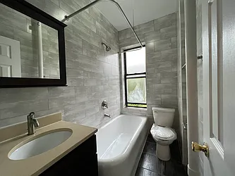 Rented by Sterea Agency