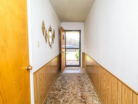 5th image of 211 Willowwood Ln