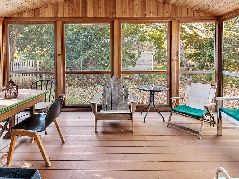 5 Peconic Bay Ave — Photo 15