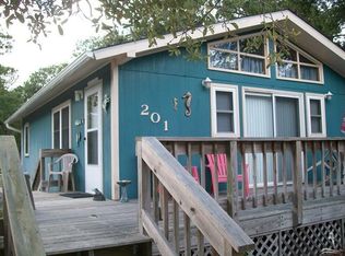 201 NE 54th St, Oak Island, NC 28465