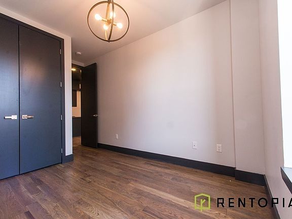 5th image of 370 Throop Ave #4G