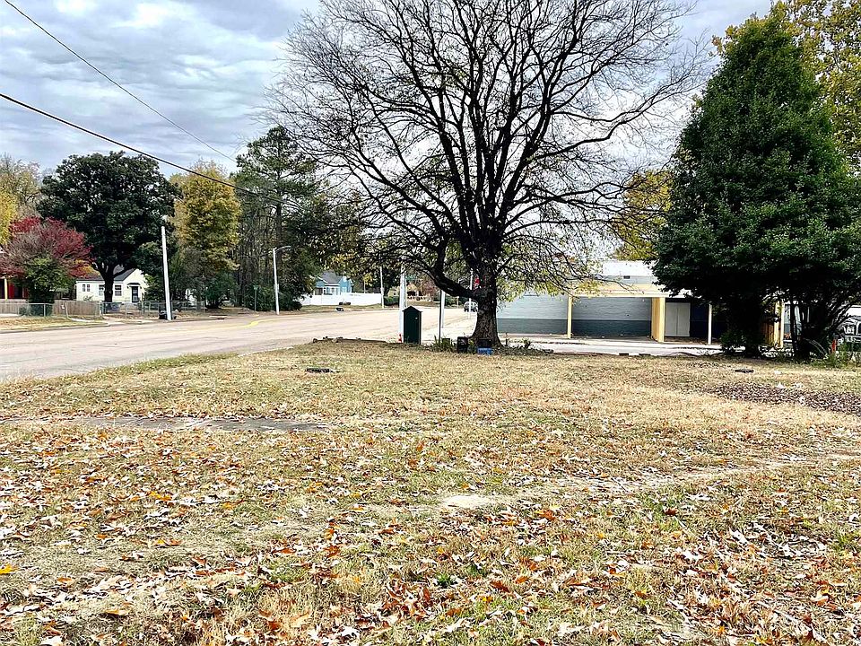 2nd image of 2392 Jackson Ave #1