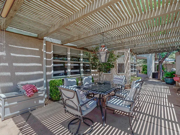 8401 Vina Del Sol Dr NE — Photo 15