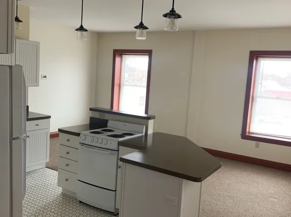 133 E Main St, Ravenna, OH 44266