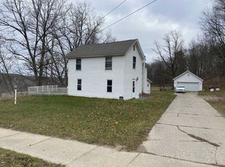 86 S State St, Newaygo, MI 49337