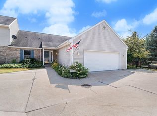 2931 Hunters Pl, Kalamazoo, MI 49048