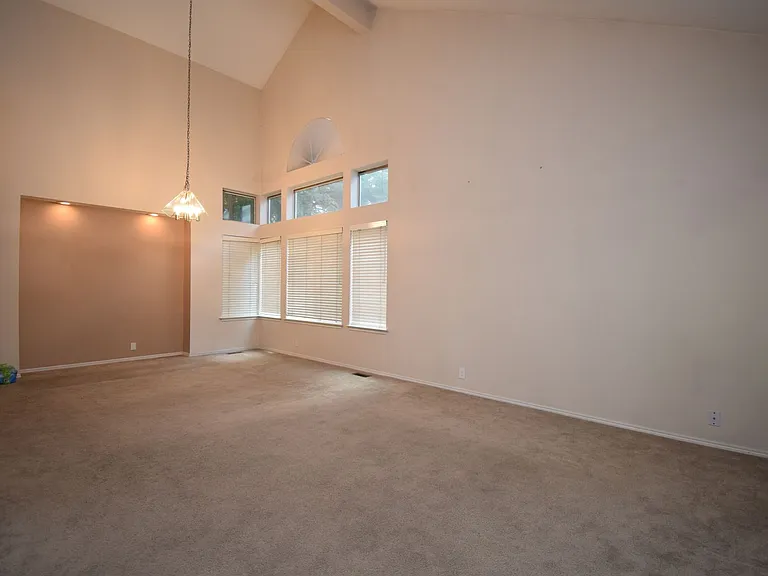 2122 E Rainbow Point Dr — Photo 3