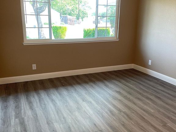 4th image of 3308 Sunset Ln