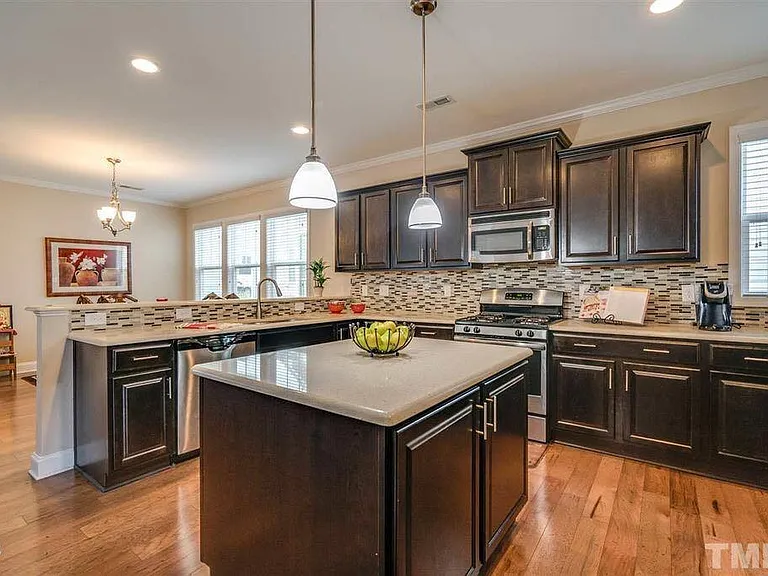 1114 Oatney Ridge Ln — Photo 3