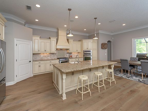 3rd image of 156 Ashton Oaks Dr