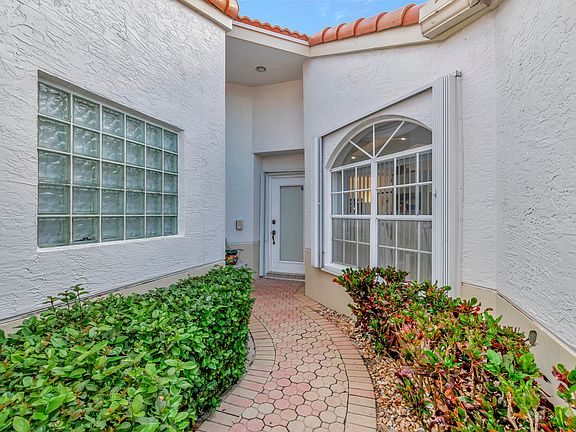 3rd image of 6196 Floral Lakes Drive