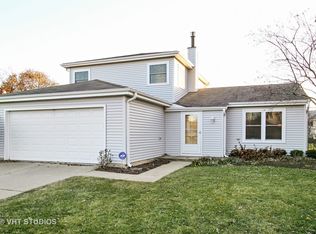 307 Aqua Ct, Vernon Hills, IL