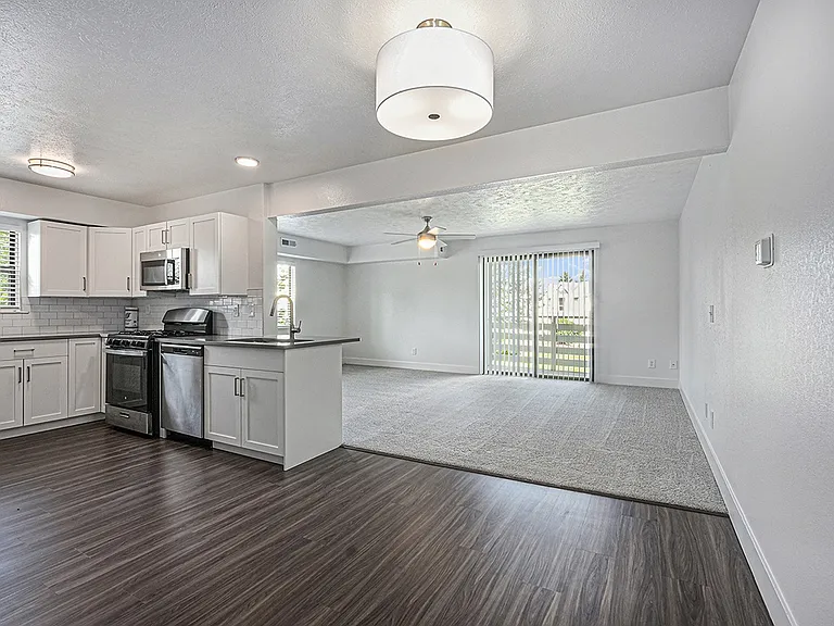 The Highlands Apartments — Photo 60