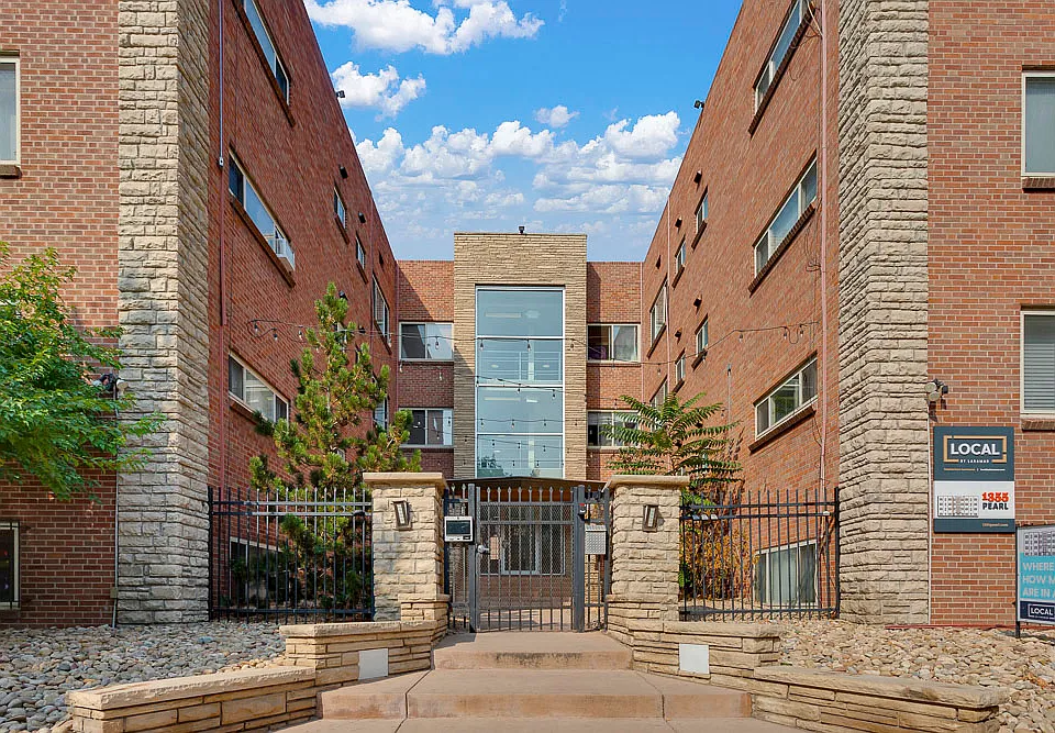 1355 Pearl