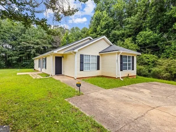 200 Pine Ridge Dr, Carrollton, GA 30117