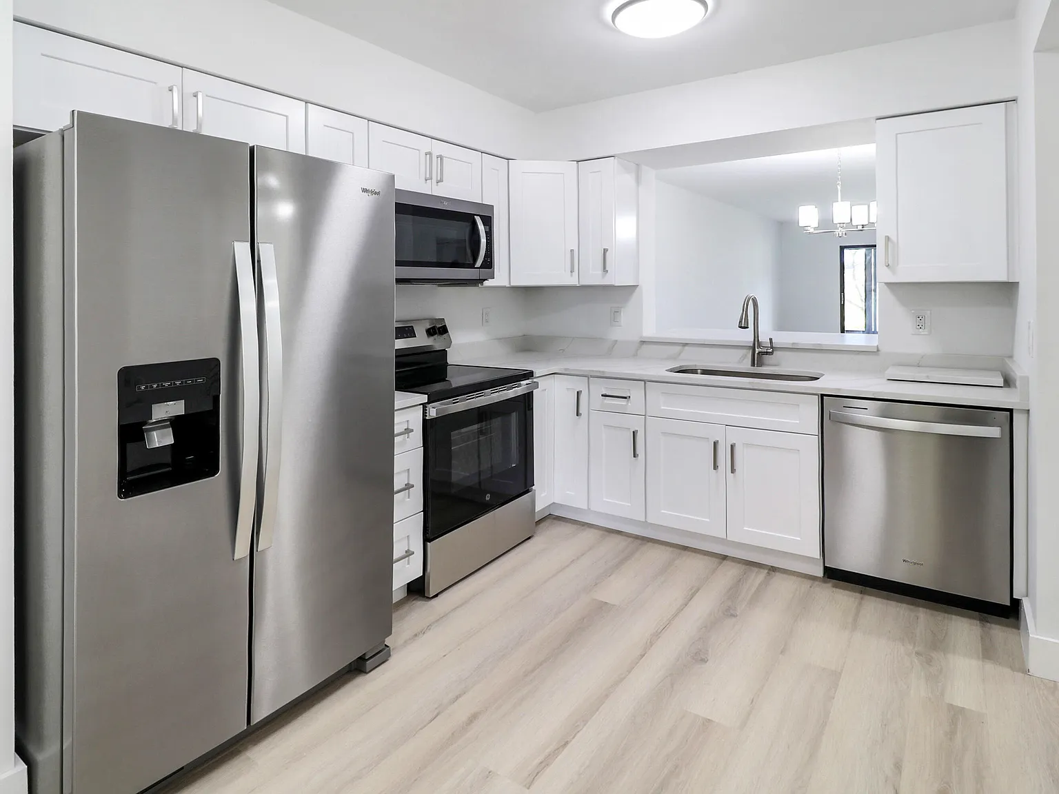 2 bed, 2.0 bath, 1220 sqft, $2,500 — Photo 1