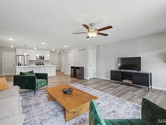 5th image of 3096 Pirogue St