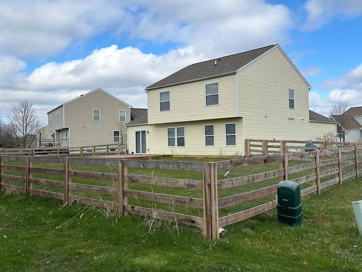 4 bed, 2000 sqft, $2,400 — Photo 4