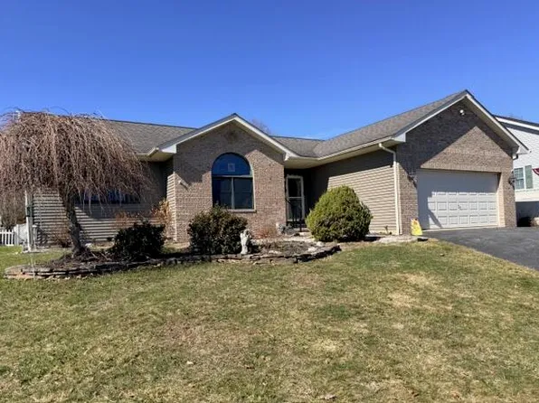 2011 Green Glen Dr, Du Bois, PA 15801